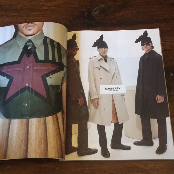 l’uomo vogue magazine December 2021 featuring Jared Leto - Picture 9 of 16